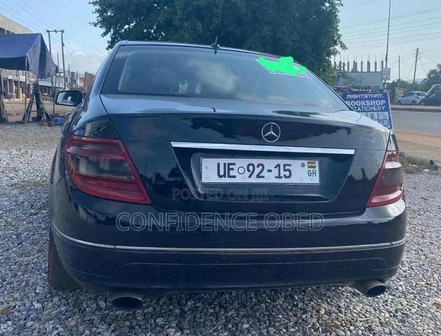 Mercedes-Benz C350 2010 Blue