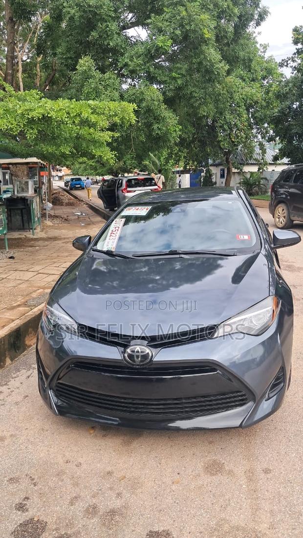 Toyota Corolla LE Eco (1.8L 4cyl 2A) 2018 Gray