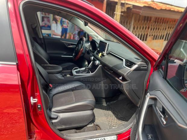 Toyota RAV4 2020 Red