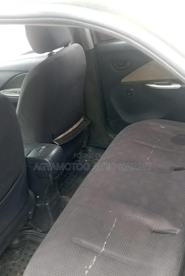 Toyota Yaris Base Sedan 4dr 2010 Green