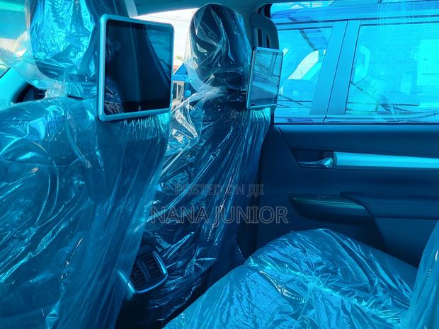 New Toyota Hilux 2025 Silver