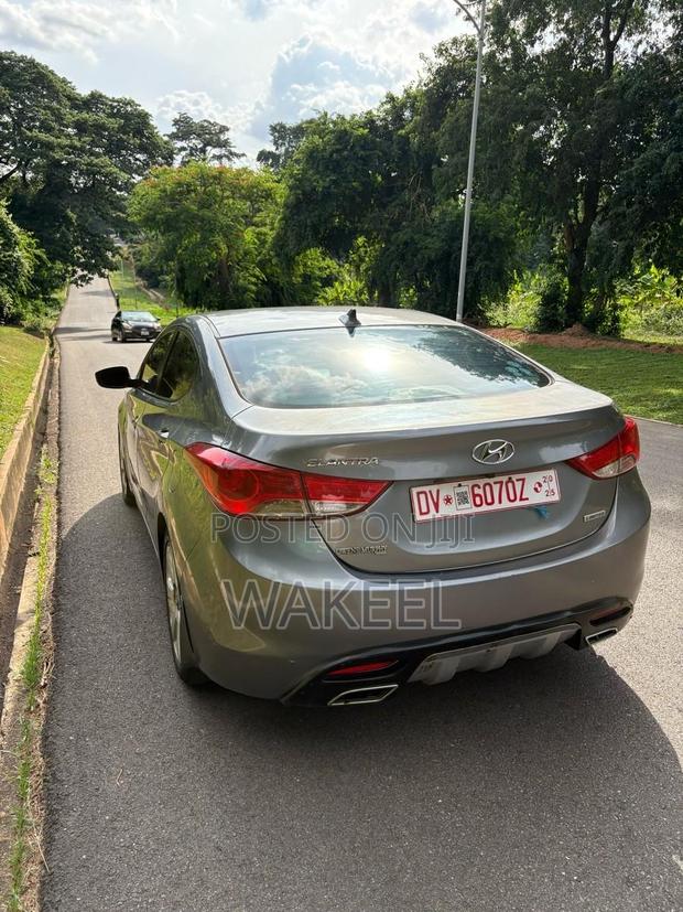 Hyundai Elantra Limited 2012 Gray