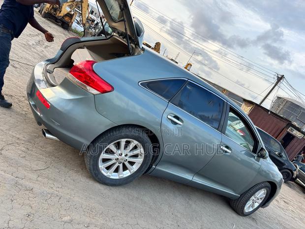 Toyota Venza 2011 Green