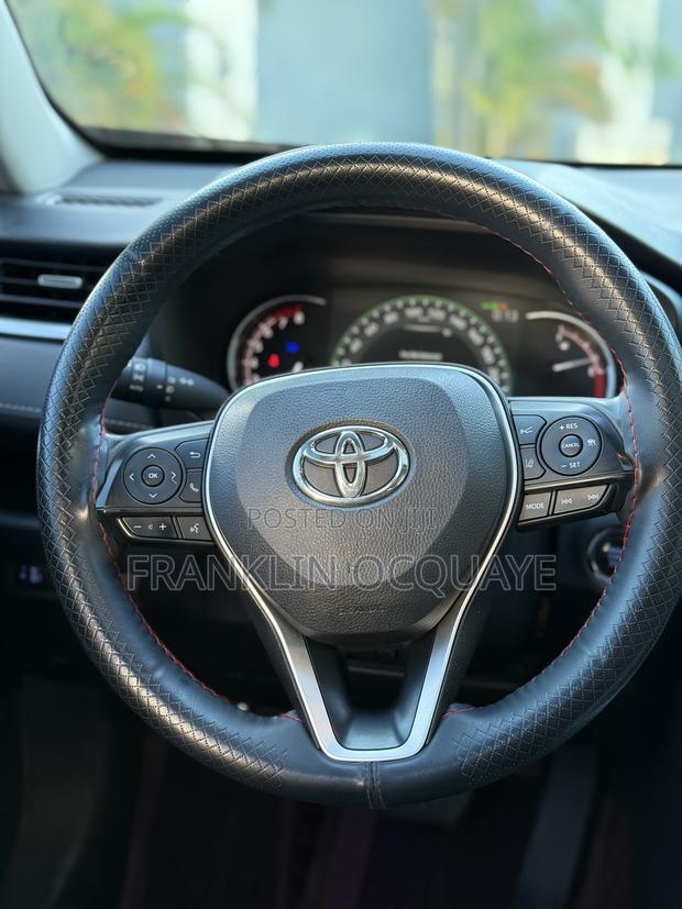 Toyota RAV4 2022 White