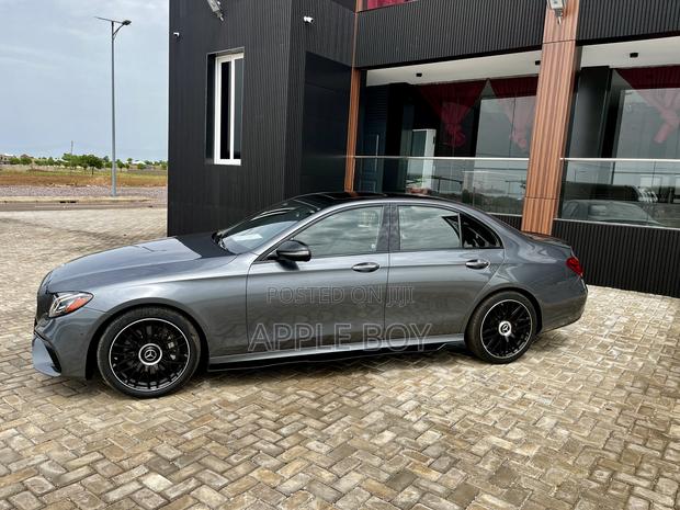 Mercedes-Benz E300 4Matic AWD Sedan (2.0L 4cyl 9A) 2017 Gray
