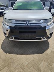 Mitsubishi Outlander 2019 White for sale