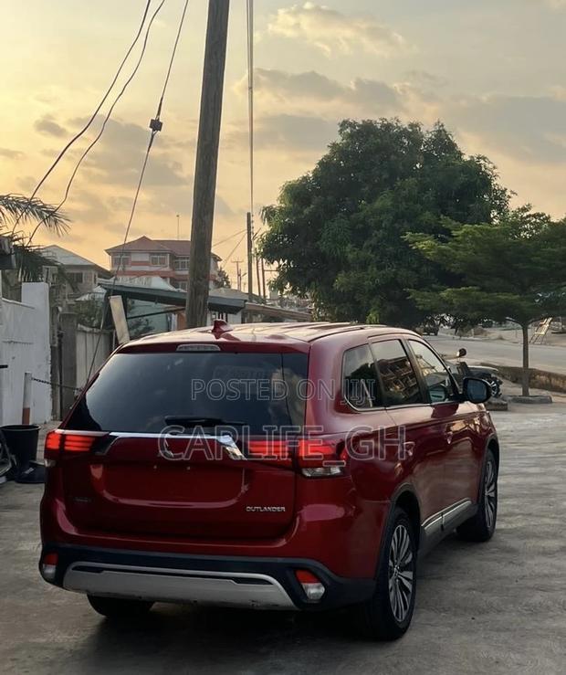 Mitsubishi Outlander 2.0 PHEV AWD 2019 Red