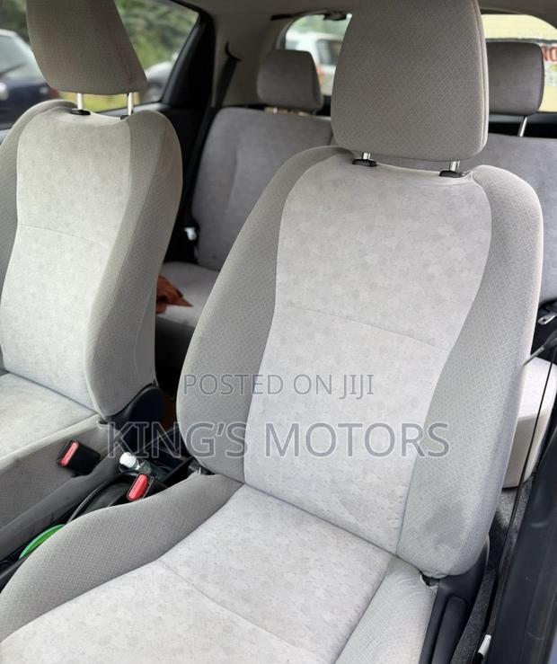 Toyota Vitz 1.3 AWD 3dr 2013 Blue