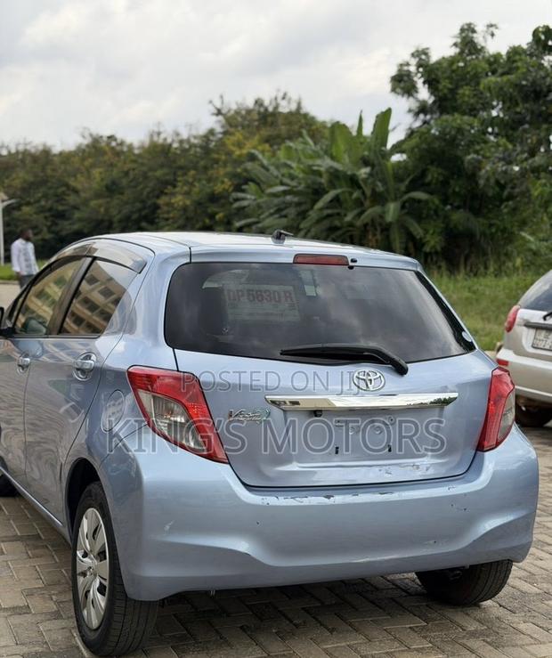 Toyota Vitz 1.3 AWD 3dr 2013 Blue
