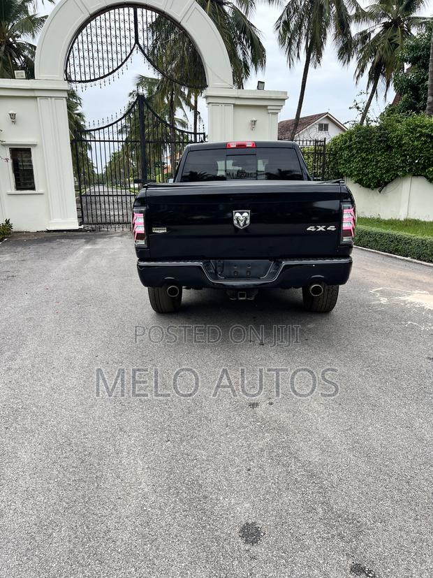 RAM 1500 2017 Black