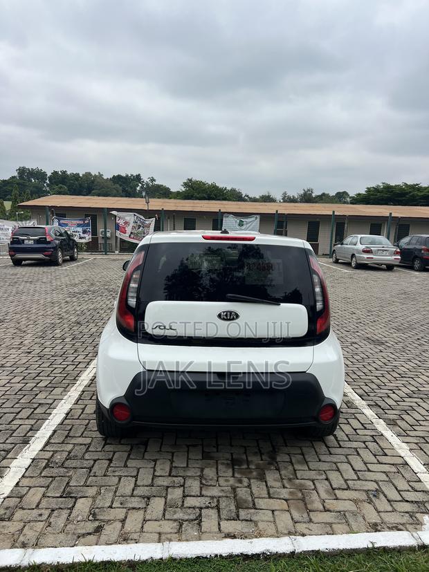 Kia Soul Base Hatchback 2016 White