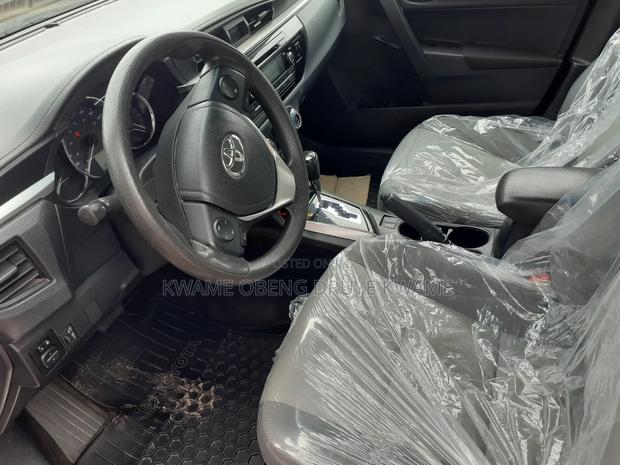 Toyota Corolla LE 4dr Sedan (1.8L 4cyl CVT) 2016 Silver