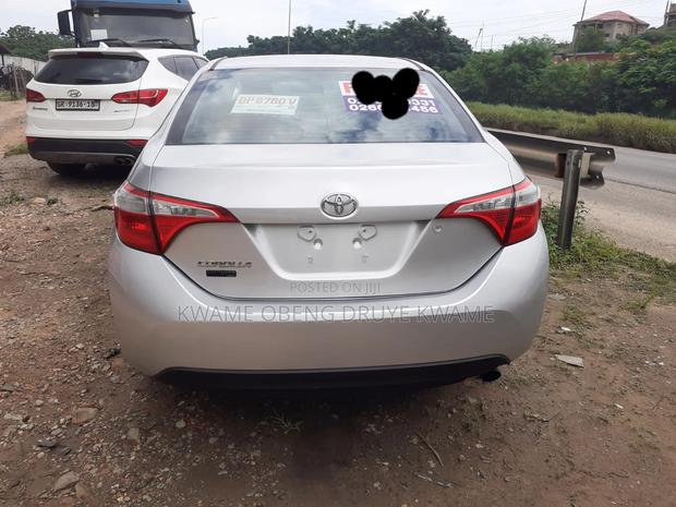 Toyota Corolla LE 4dr Sedan (1.8L 4cyl CVT) 2016 Silver