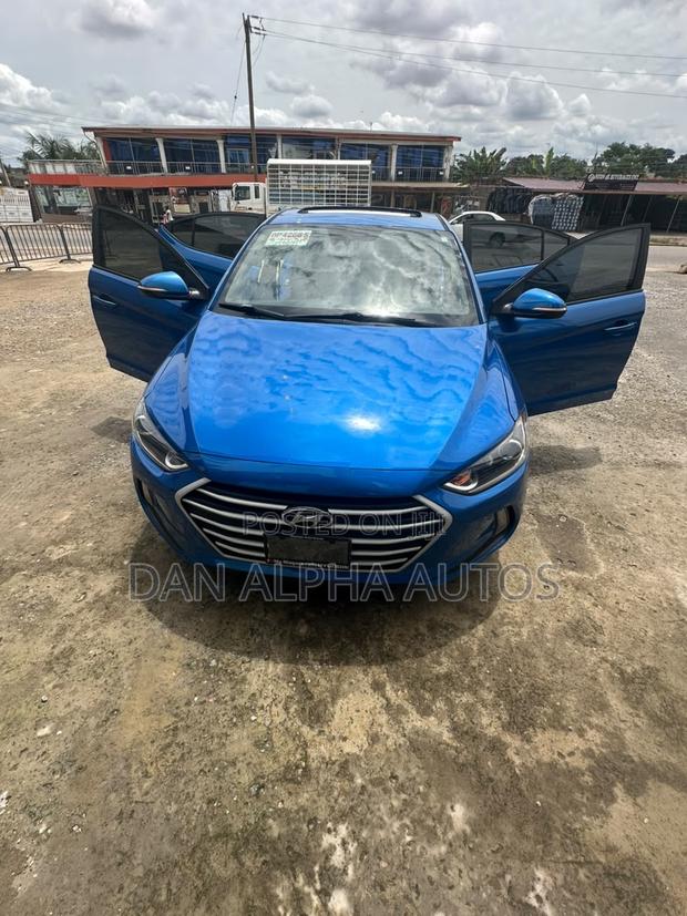 Hyundai Elantra 2017 Blue