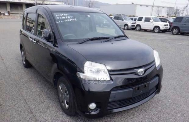 Toyota Sienta 1.5 FWD 2014 Black