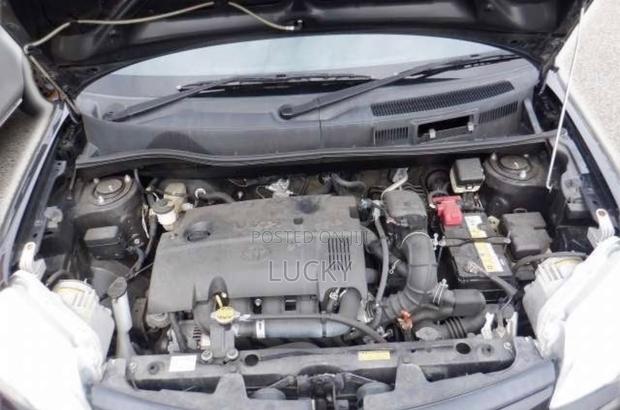 Toyota Sienta 1.5 FWD 2014 Black