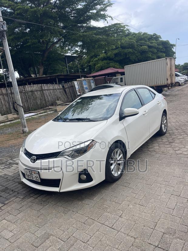 Toyota Corolla 2015 White