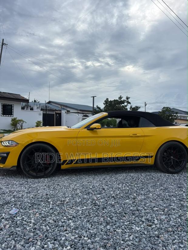 Ford Mustang 2021 Yellow