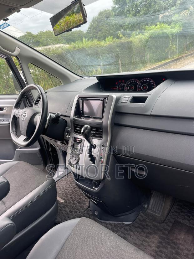 Toyota Voxy 2013 Black