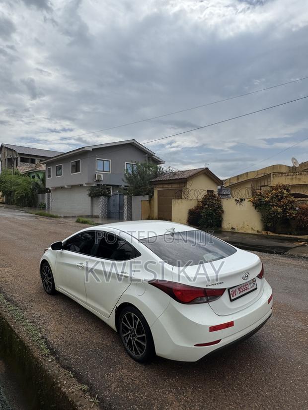 Hyundai Elantra SE 4dr Sedan (1.8L 4cyl 6A) 2014 White