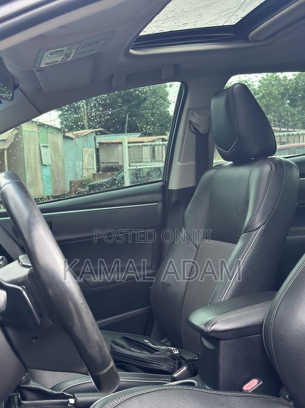 Toyota Corolla LE 4dr Sedan (1.8L 4cyl CVT) 2016 Gray