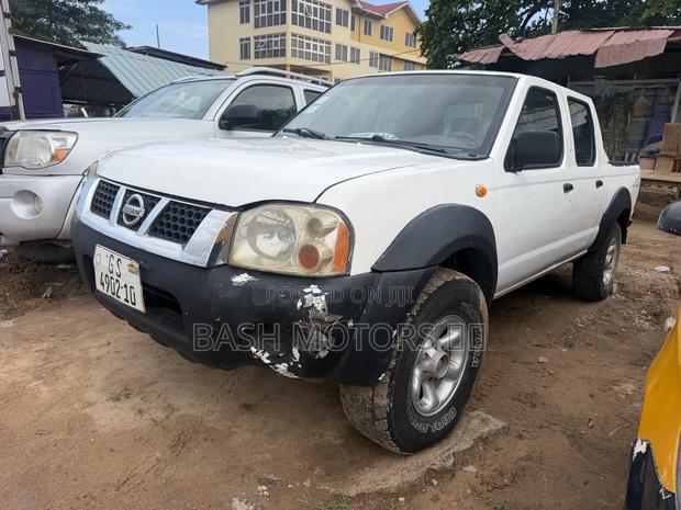 Nissan Hardbody 2009 White