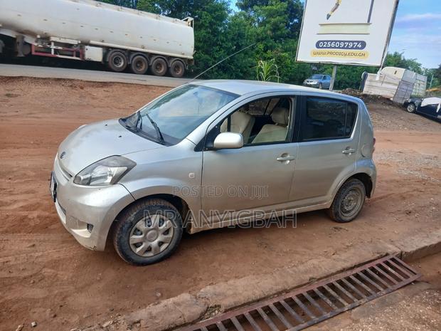 Toyota Passo 1.0 AWD 2010 Silver