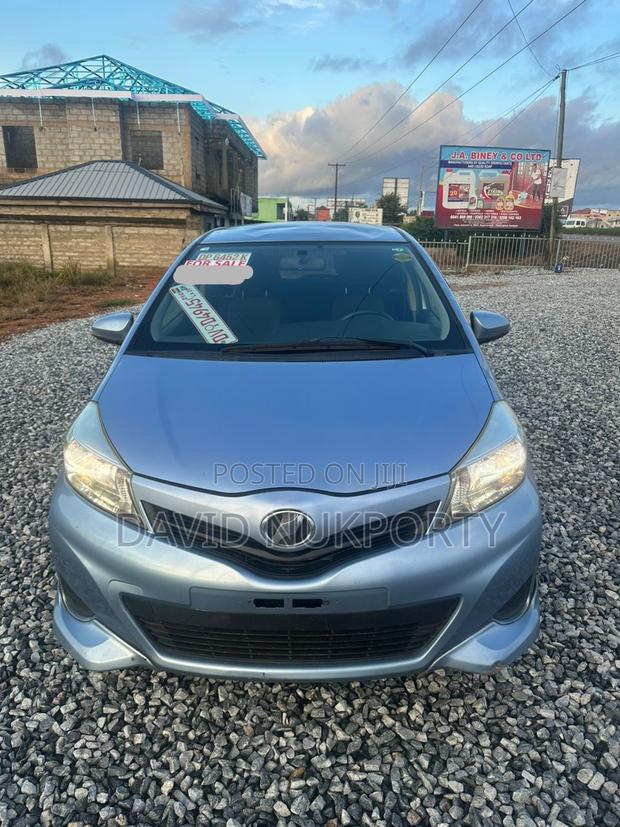 Toyota Vitz 2013 Blue