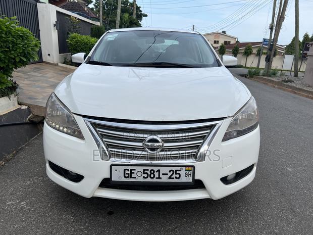 Nissan Sentra SR 4dr Sedan (1.8L 4cyl CVT) 2015 White
