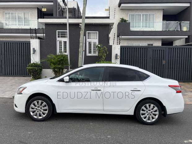 Nissan Sentra SR 4dr Sedan (1.8L 4cyl CVT) 2015 White