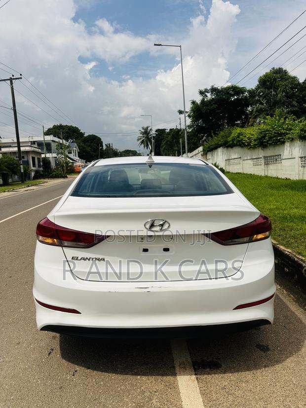 Hyundai Elantra ECO Sedan FWD (1.4L 4cyl 7A) 2017 White
