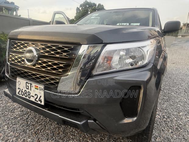 Nissan Navara 2023 Gray