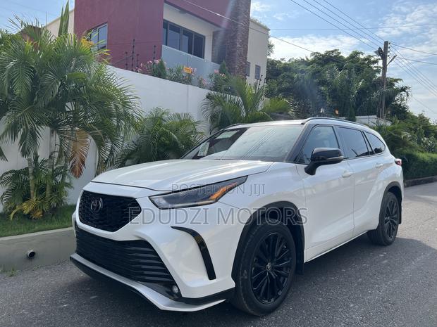 Toyota Highlander XSE AWD 2023 White