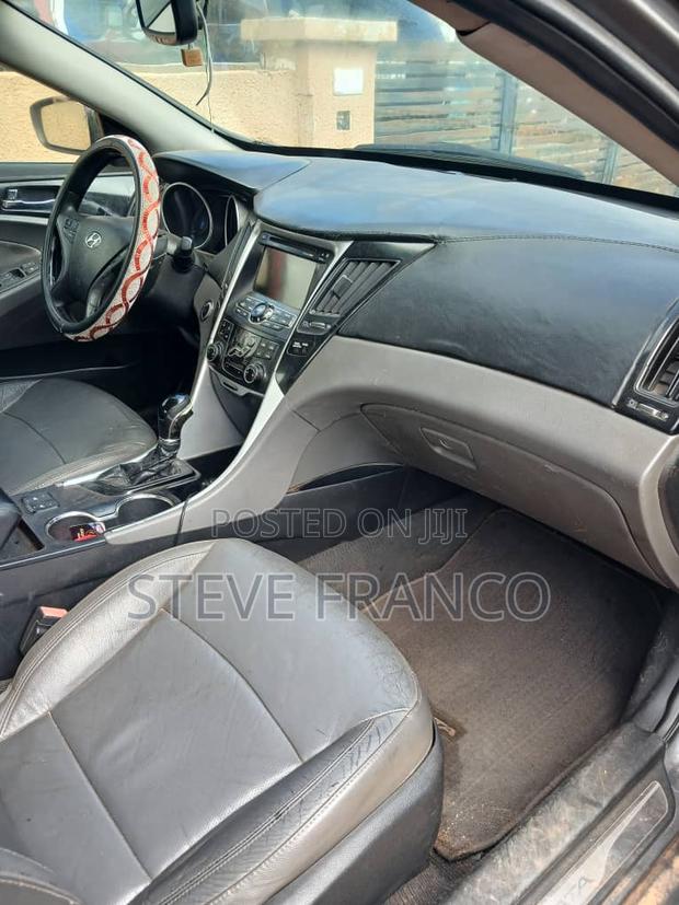 Hyundai Sonata GLS Sedan FWD (2.4L 4cyl 6A) 2012 Gray