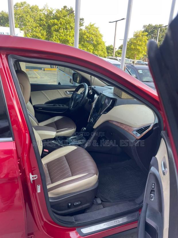 Hyundai Santa Fe 2013 Red