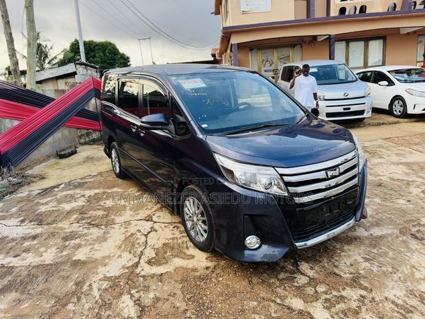 Toyota Voxy SV Premium 2014 Blue
