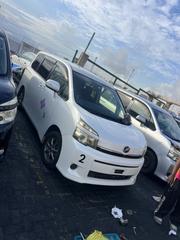 Toyota Voxy 2013 White for sale