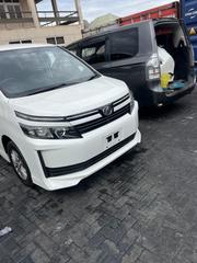 Toyota Voxy 2015 White for sale
