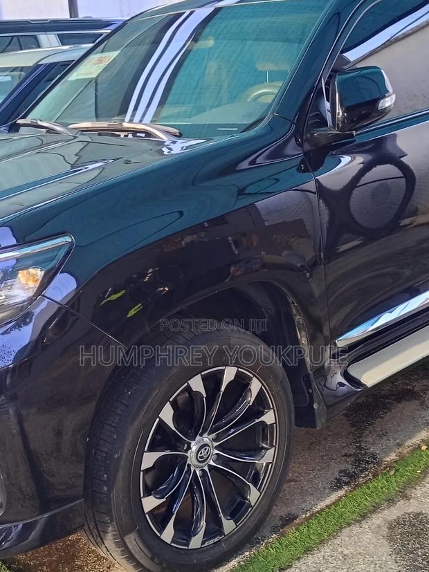 Toyota Land Cruiser Prado 2019 Black
