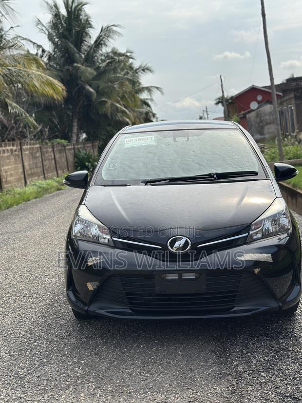 Toyota Vitz 1.3 FWD 3dr 2015 Black