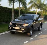 Mitsubishi L200 2016 Gray for sale