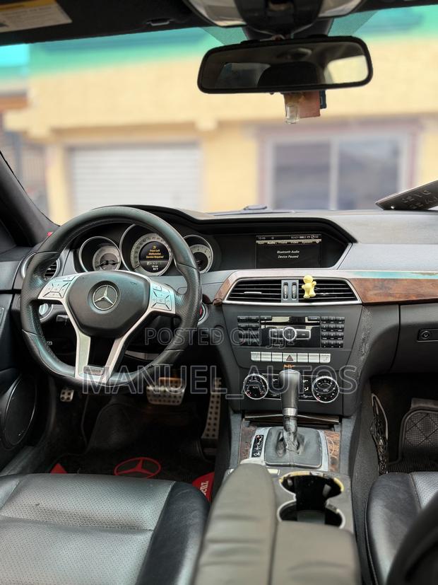 Mercedes-Benz C250 2014 Blue