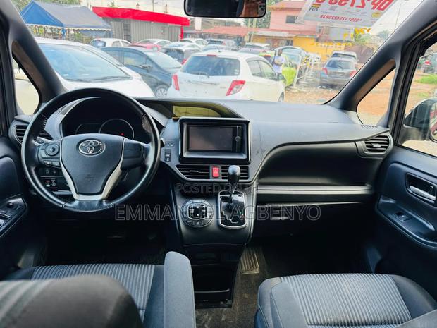 Toyota Voxy SV Premium 2014 Black