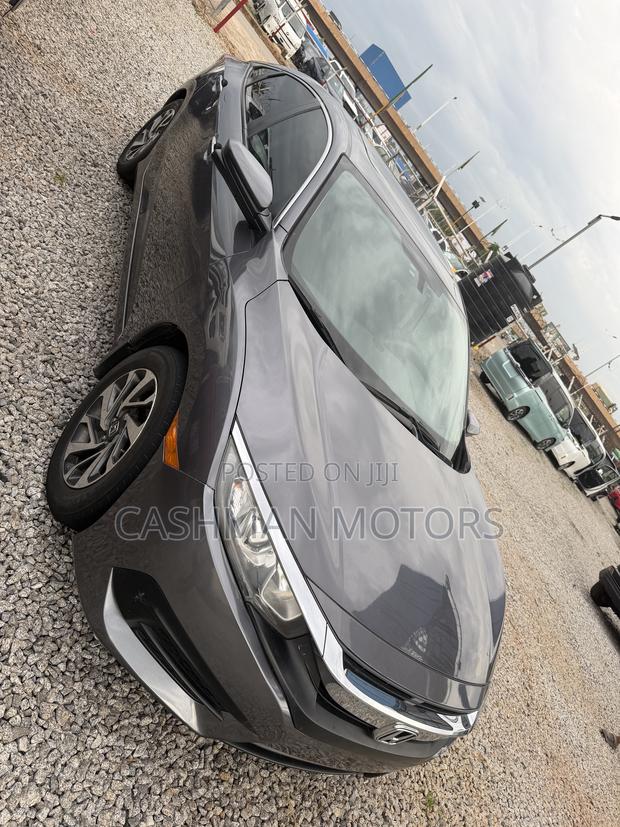 Honda Civic LX 4dr Sedan (2.0L 4cyl) 2016 Gray