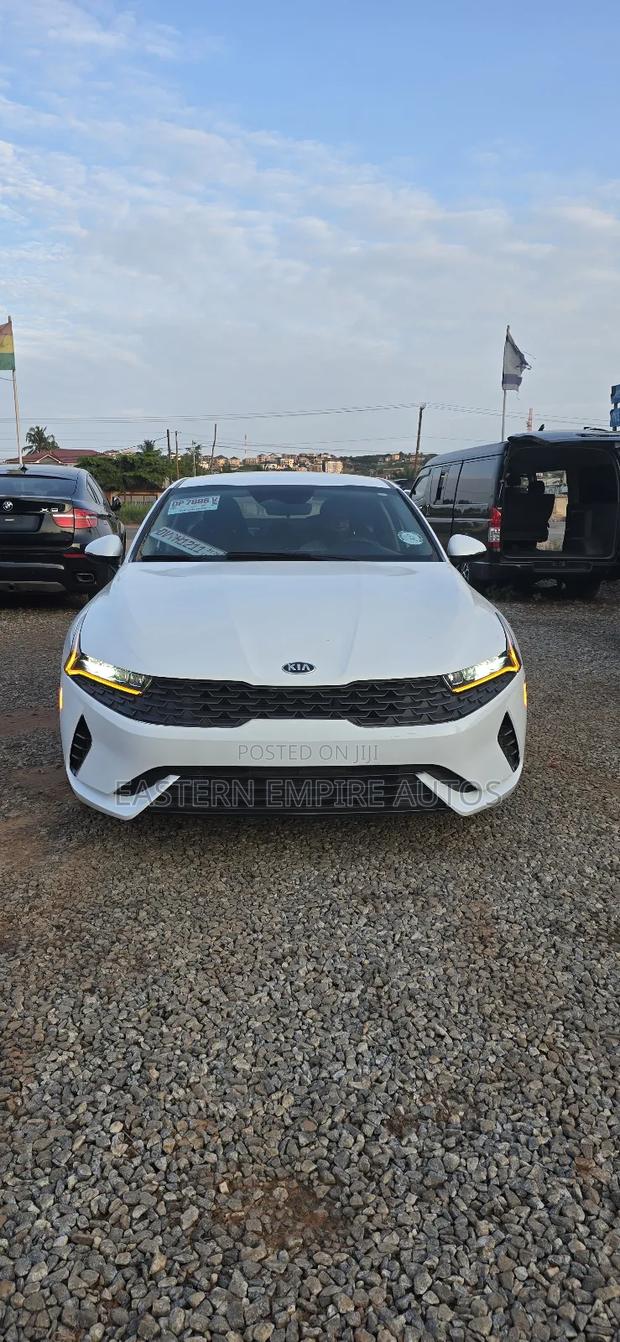 Kia K5 LXS 2022 White