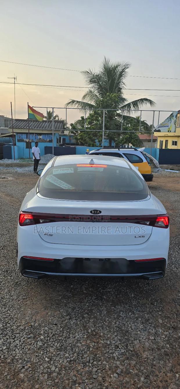 Kia K5 LXS 2022 White