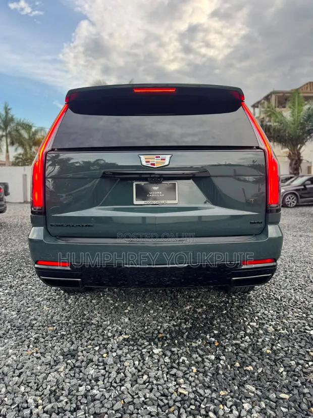 Cadillac Escalade 2025 Gray