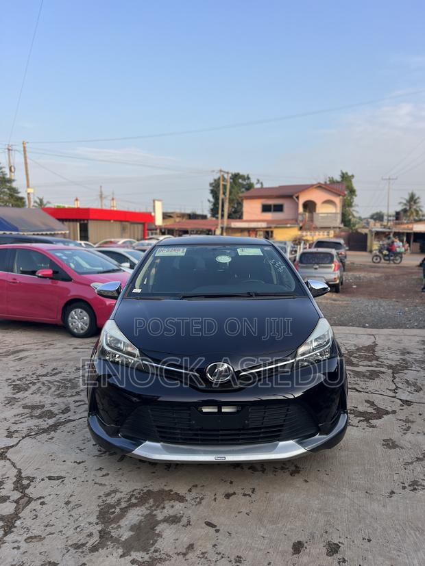 Toyota Vitz 1.3 AWD 5dr 2015 Black