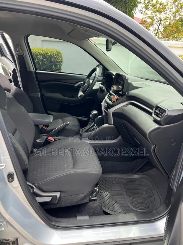 Toyota Urban Cruiser 2024 Silver