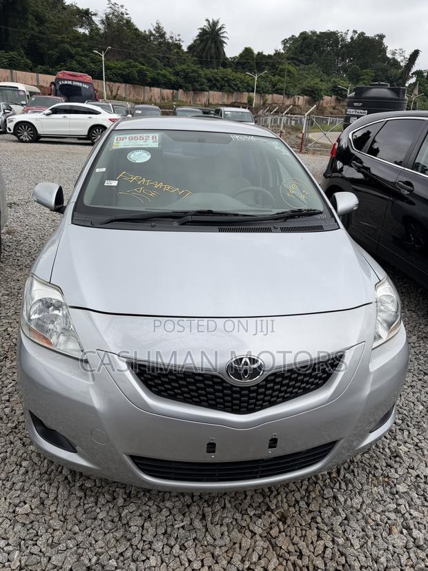 Toyota Belta 2013 Silver